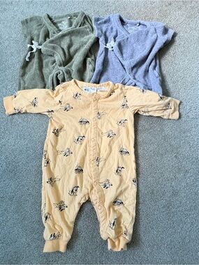 Newborn Unisex Lot Of Three One Piece Sleepers